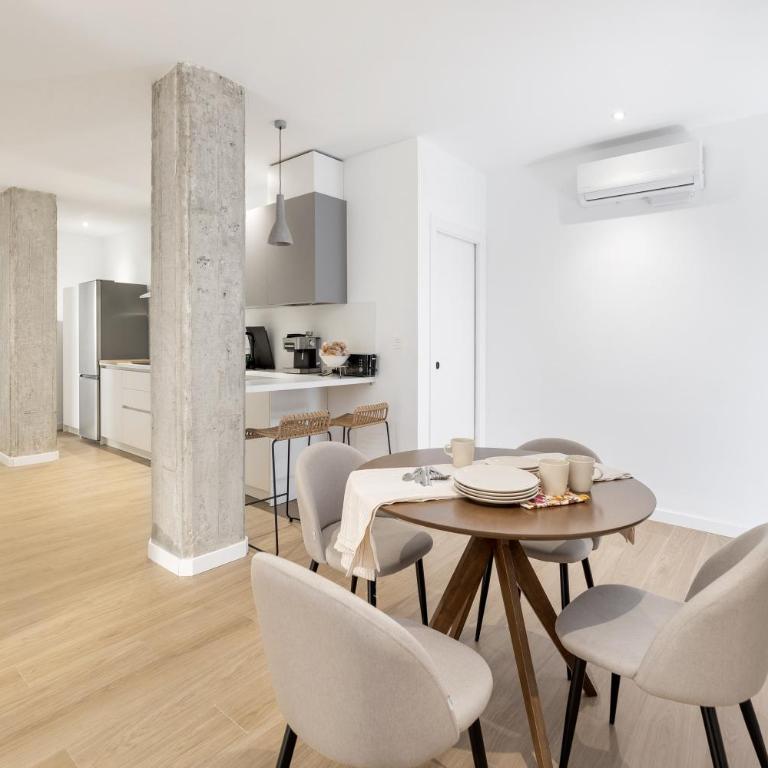 Apartamentos en el corazón de Granada - Three-Bedroom Apartment - 7