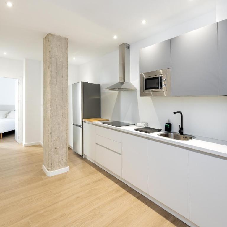 Apartamentos en el corazón de Granada - Three-Bedroom Apartment - 9