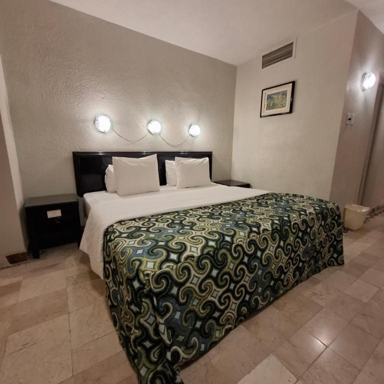 Aristos Puebla - Habitación Individual - 4