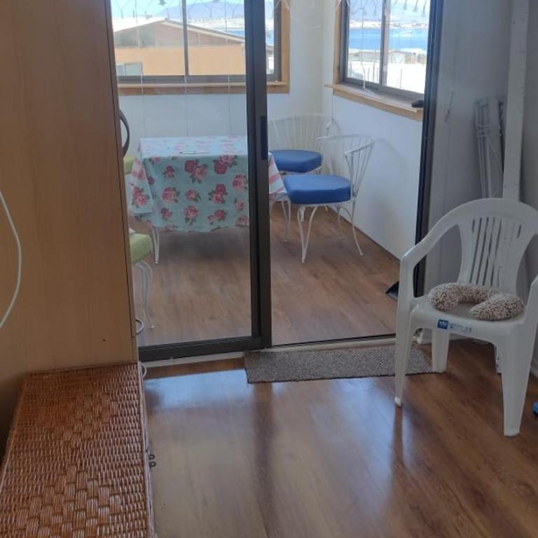Casa Playa Loreto, familiar, ubicada a 120 metros de la playa, con maravillosa vista al mar, cercano a Caldera - Three-Bedroom House - 11