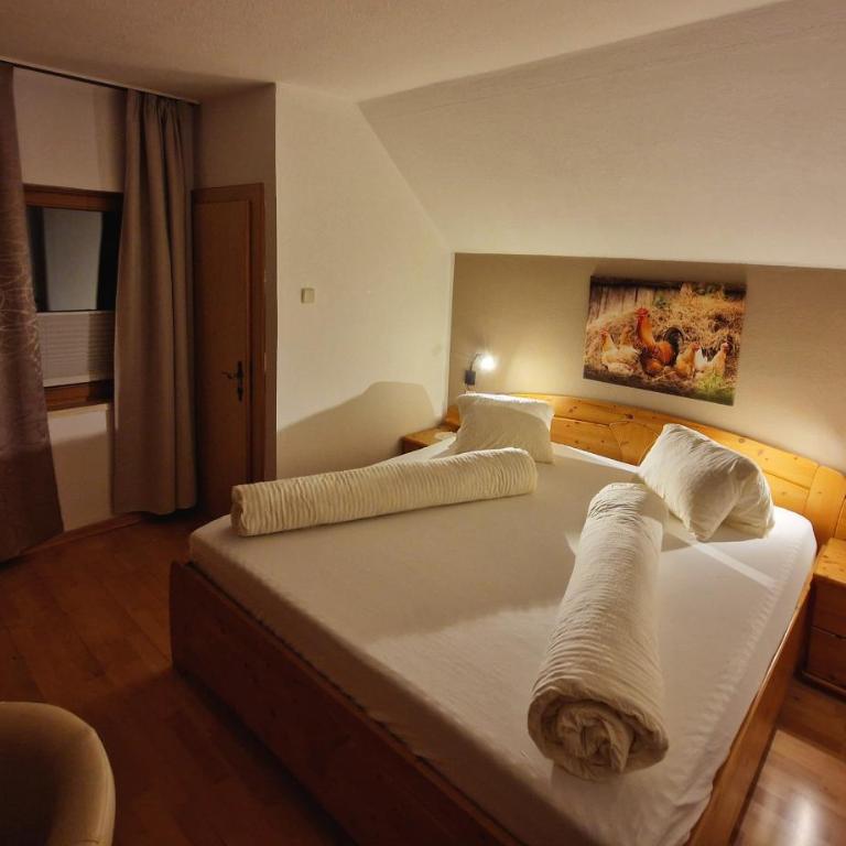 Berggasthof Karlbauer - Doppelzimmer mit Balkon - 1