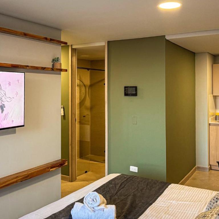 Edificio Atalanta en el corazón de Medellín - Estudio Deluxe con cama grande - 6