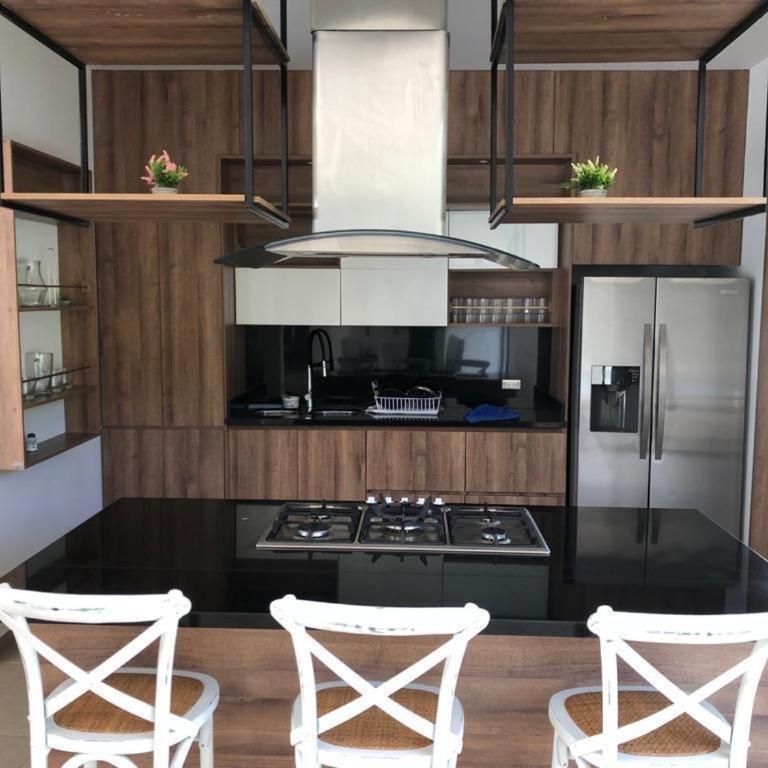 Hermosa Casa de Lujo en LAGO CALIMA - Casa - 8