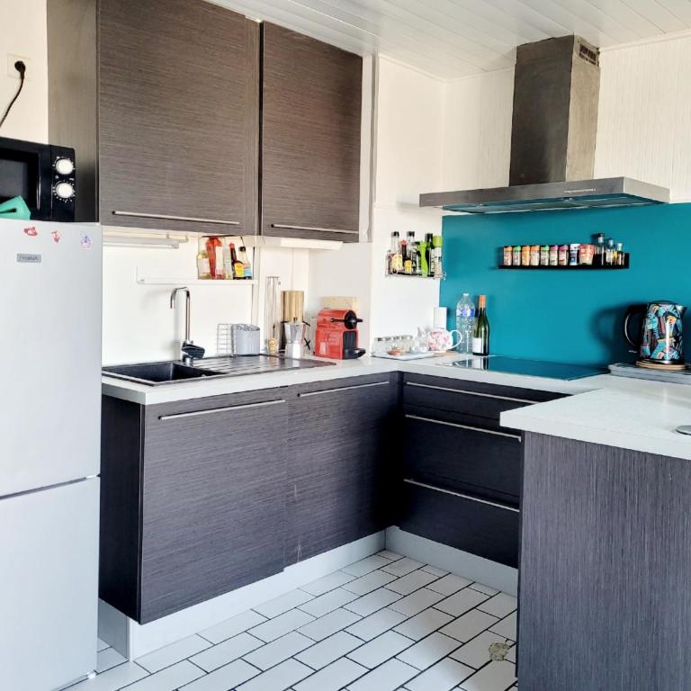 T2 moderne 4 pers, balcon proche plage, parking dispo - FR-1-794-159 - Apartamento - 3