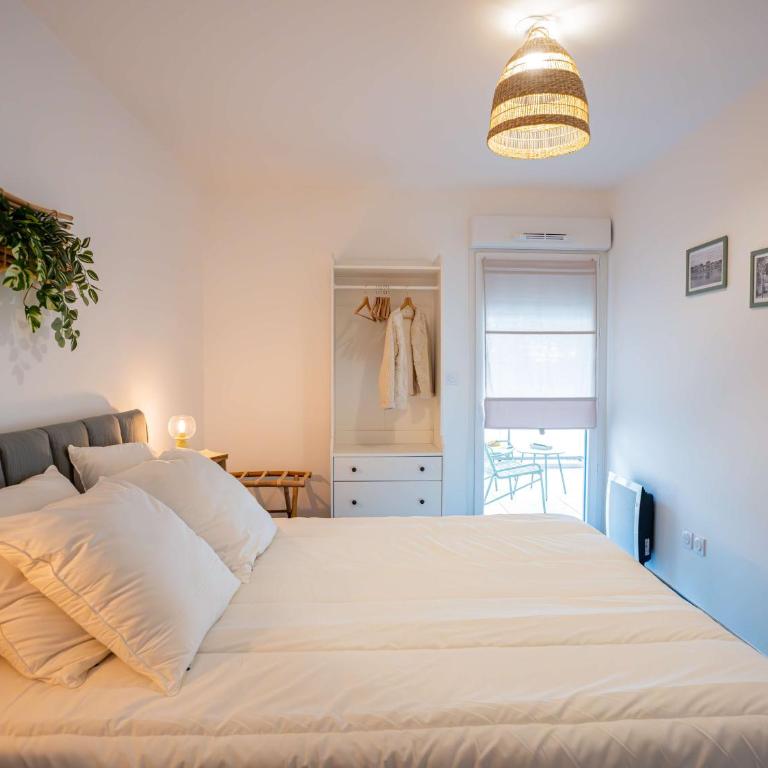 Appartement T2 avec grande terrasse et parking - FR-1-553-291 - Appartement - 12