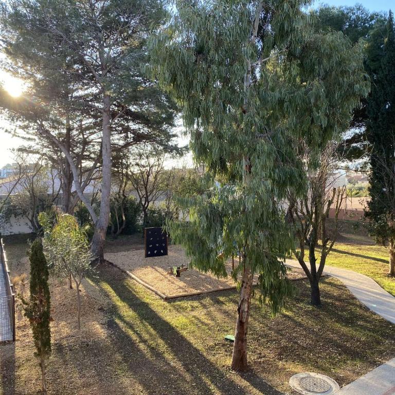 Appartement T2 avec grande terrasse et parking - FR-1-553-291 - Appartement - 16