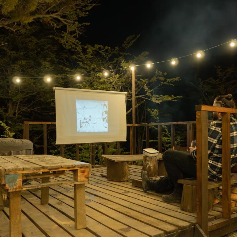 Cabaña en el Bosque con Cine Privado y Jacuzzi - Chalet de 1 dormitorio - 2