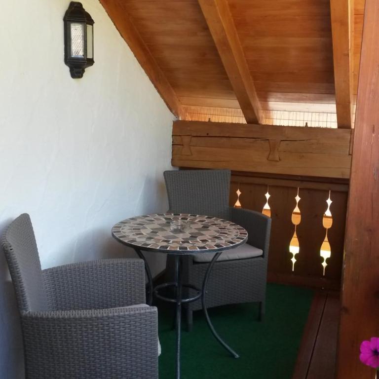 Pension Carina - Comfort Doppelzimmer mit Balkon und Seeblick - 7