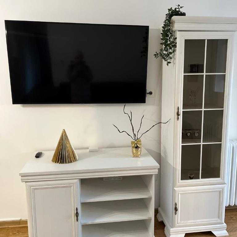 Costa apt 3 bedrooms Ideal for Groups Near Arena - Three-Bedroom Apartment - 14
