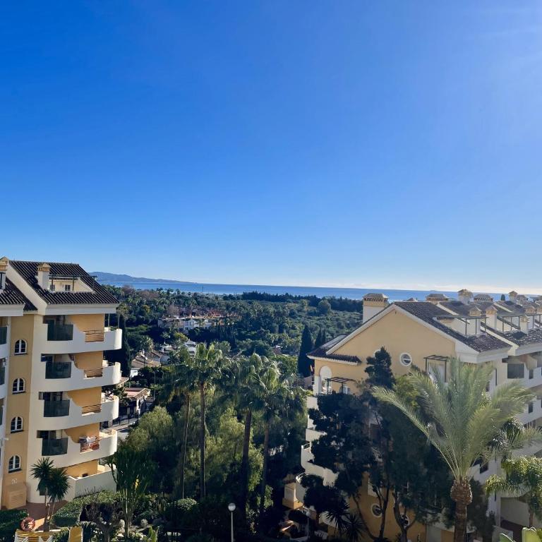 Walking distance to Puerto Banus sea view Apartment - Apartamento de 2 dormitorios - 55