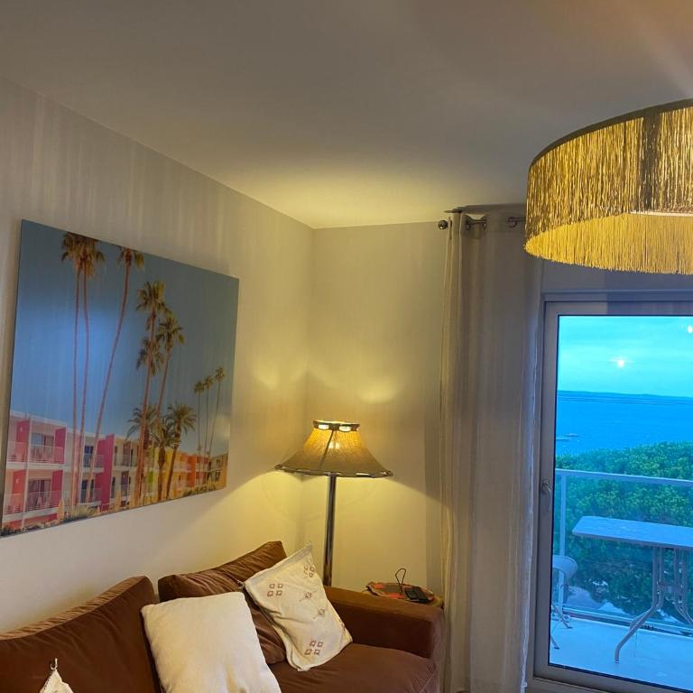 Appartement Claire front de mer superbe vue Bassin - Two-Bedroom Apartment - 5