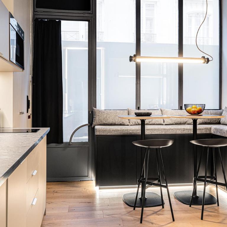 Luxury Suite 2BR Le Marais AC Courtyard - Two-Bedroom Superior Apartment - 4