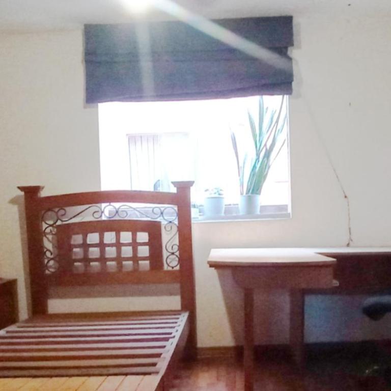 Habitaciones con todos los servicios en Lima Este a 1 cuadra del Banco de Crédito Sede Central - Single Room with Shared Bathroom - 14