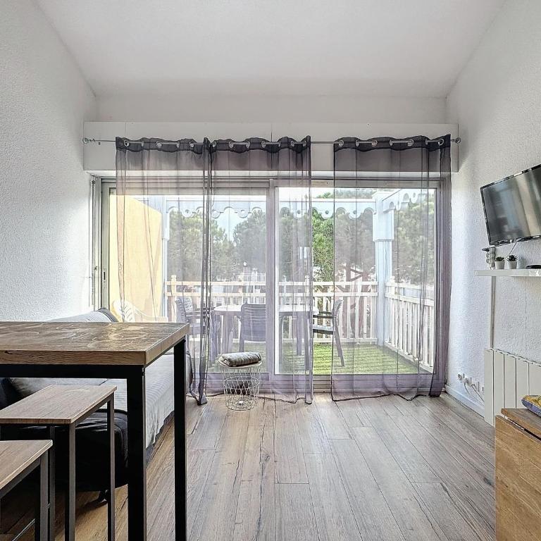 Le Scarlett - Piscine, parking et proche plage - Appartement 2 Chambres - 2