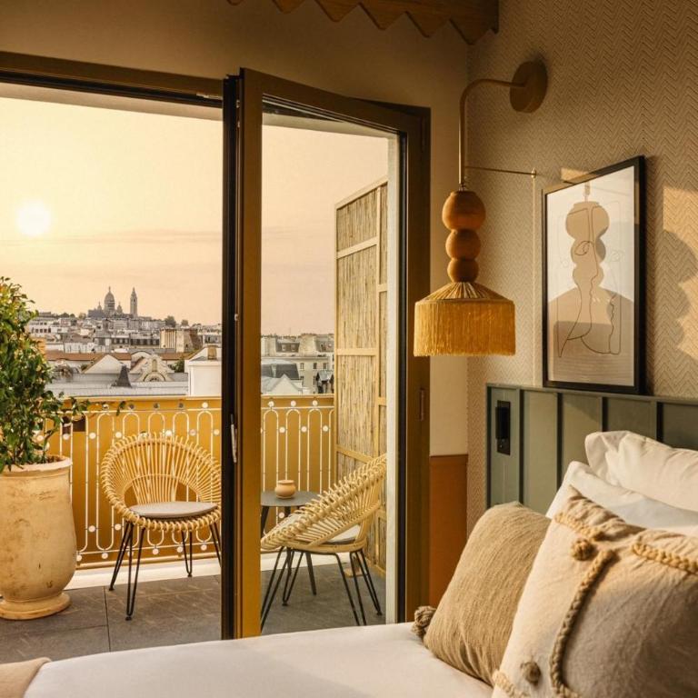 Bloom House Hôtel & SPA - Classic Room with balcony with Montmartre view - 2