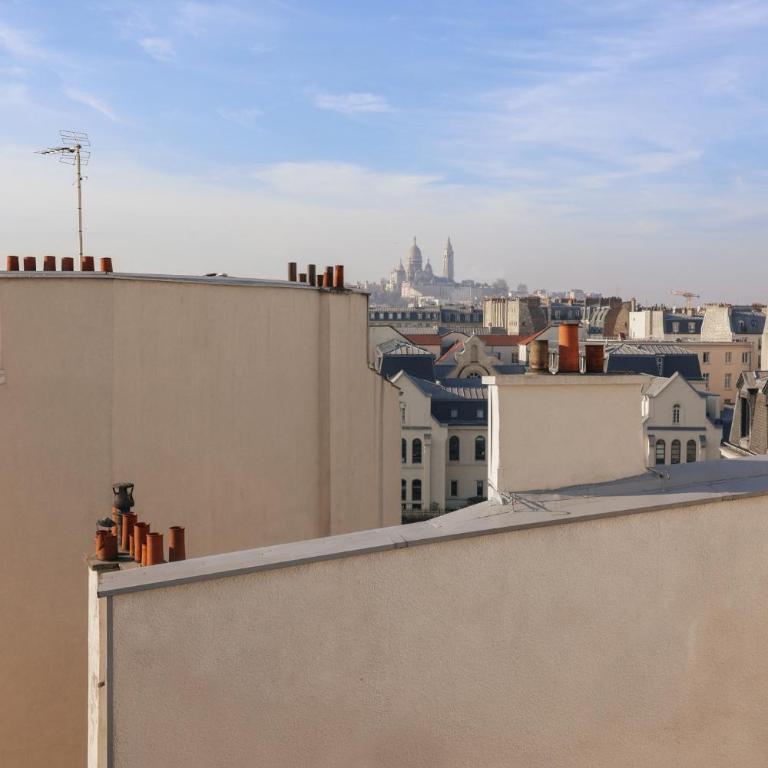Bloom House Hôtel & SPA - Superior with balcony with Montmartre View - 1