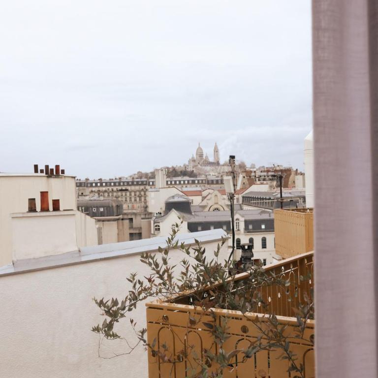 Bloom House Hôtel & SPA - Classic Room with Montmartre View - 2