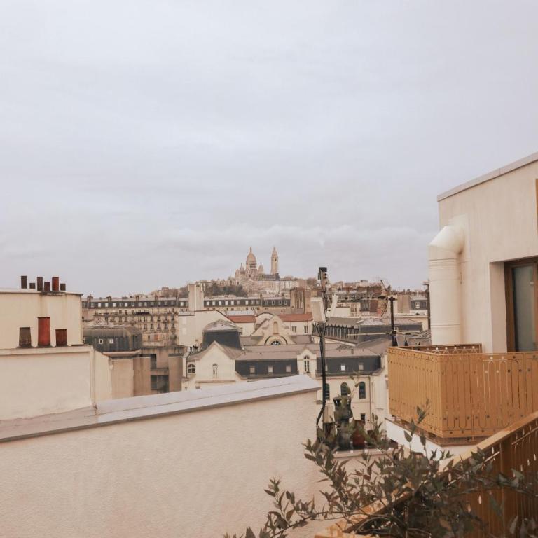 Bloom House Hôtel & SPA - Classic Room with Montmartre View - 3