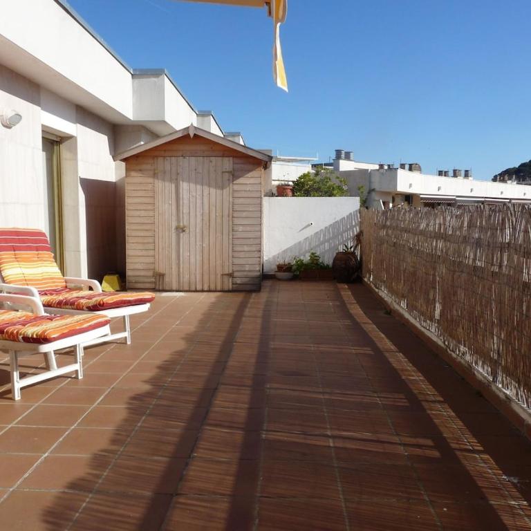 APARTAMENTO ÁTICO CON TERRAZA a 2 MINUTOS DE LA PLAYA - Apartamento de 3 dormitorios - 1