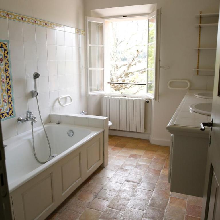 Le mas provençal d'Aurélie - Maison 4 Chambres - 26