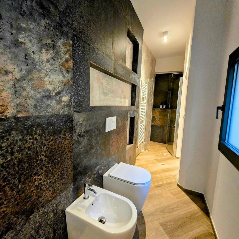 Piazza San Martino 9 - Camera Matrimoniale con Bagno Privato - 1