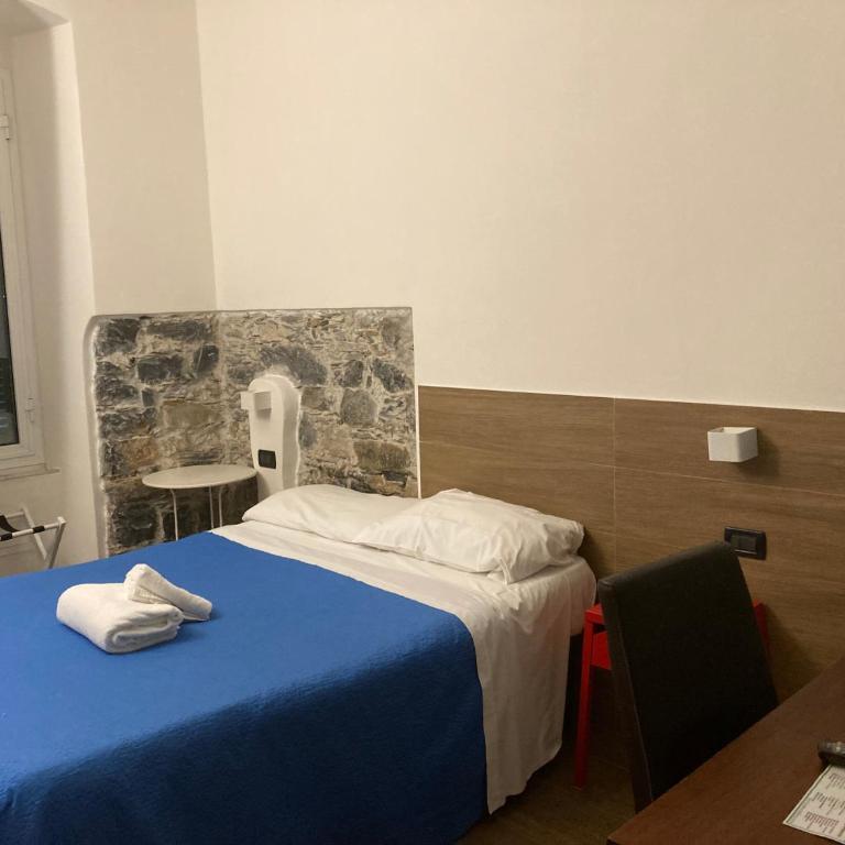Bella Napoli Guesthouse Trattoria Pizzeria - Double Room - 9