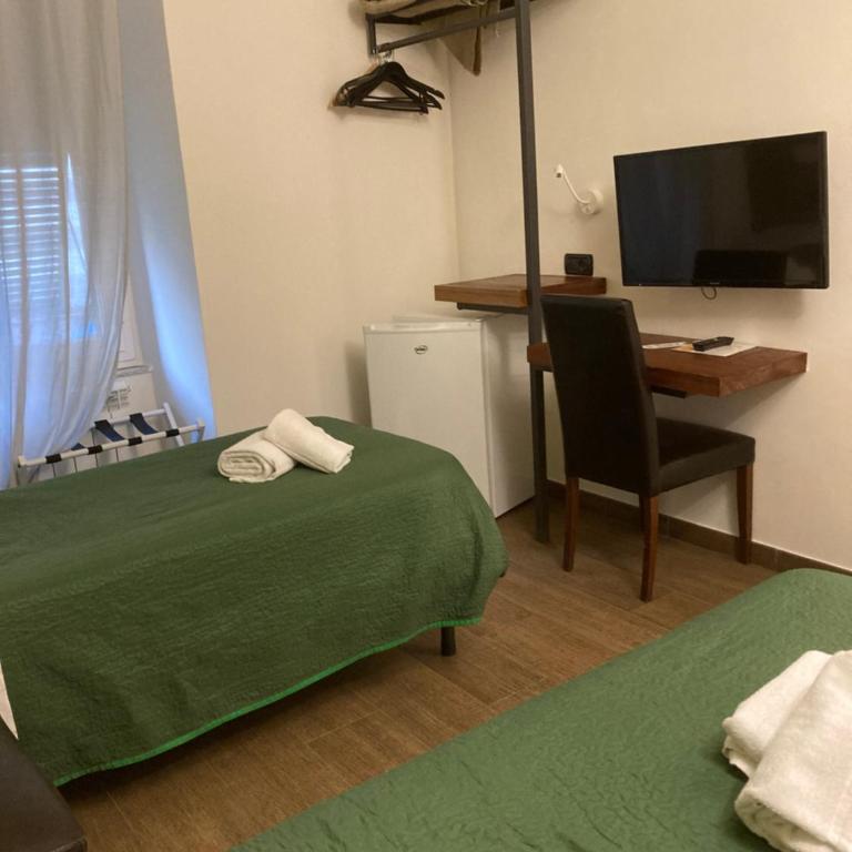 Bella Napoli Guesthouse Trattoria Pizzeria - Twin Room - 6
