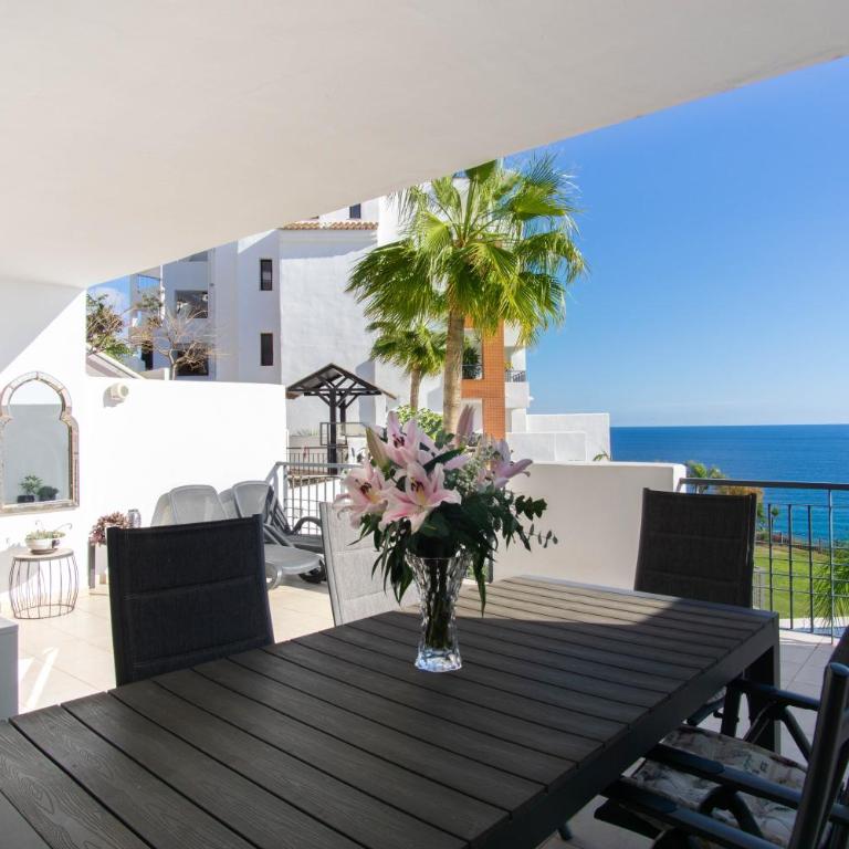 Beautiful apartment with stunning sea views and a large terrace! - Apartamento de 2 dormitorios - 1