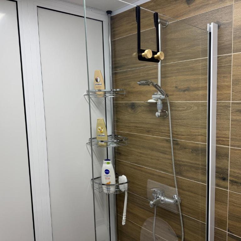 Wood Studio - One-Bedroom Apartment - 22