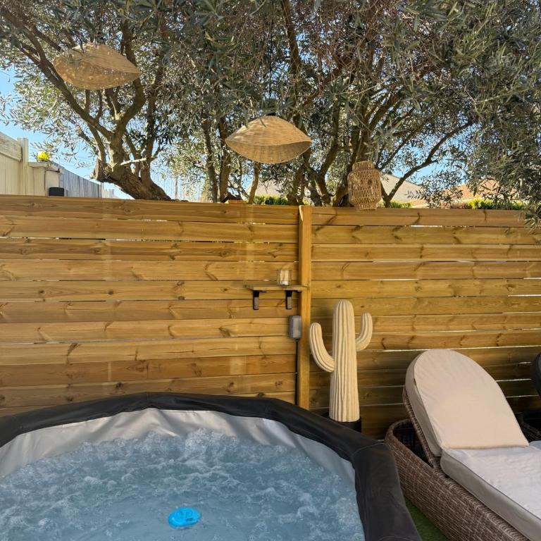 La Cabane de L'Olivier - Suite cosy avec jacuzzi & home cinéma - Chalet 1 Chambre - 10