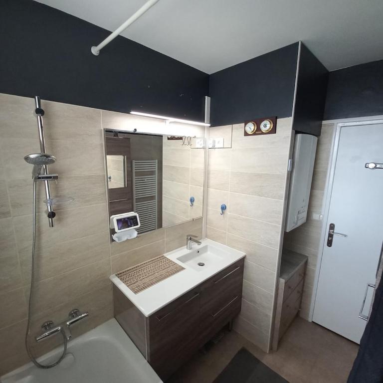 Appartement central et chaleureux sur côte pays basque pour 6 personnes - Appartamento con 2 Camere da Letto e Vista Giardino - 6