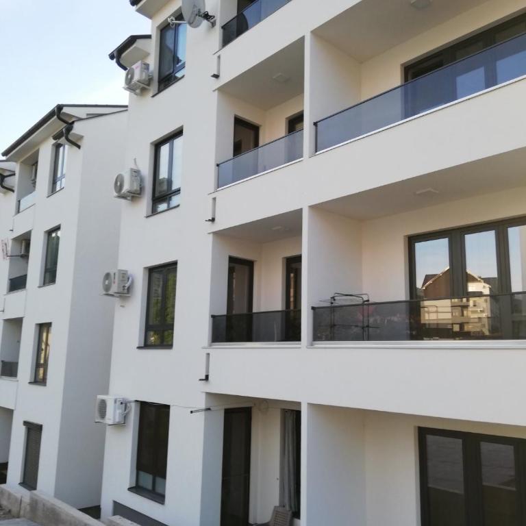 Mali Raj - One-Bedroom Apartment - 4