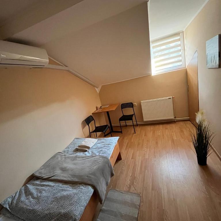 Rooms with private Bathroom & Free Parking ''Sobe Zoka,, - Jednokrevetna Soba sa Sopstvenim Kupatilom - 24