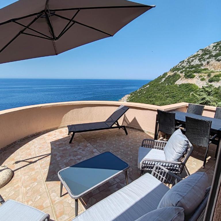 Villa Contact - Two-Bedroom Apartment with Terrace and Sea View - 17