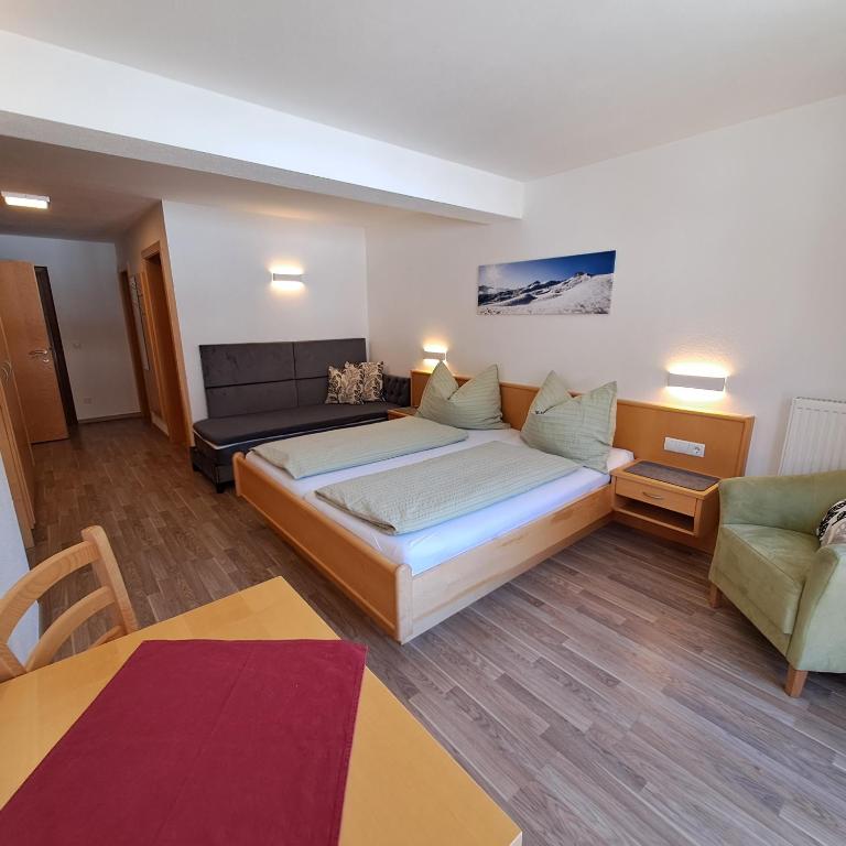 Appartements Rabengut - Two-Bedroom Apartment with Balcony - 10