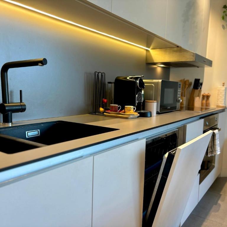 Houserz Elegance - BW Metropolitan 2BR Luxury - Apartman sa 2 Spavaće Sobe - 6