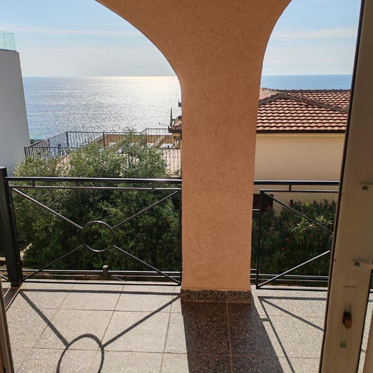 Villa Contact - One-Bedroom Apartment with Sea View and Terrace - 16