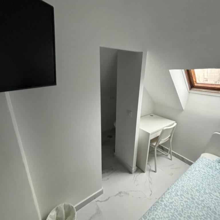Casa El Viso - Single Room with Private Bathroom - 4