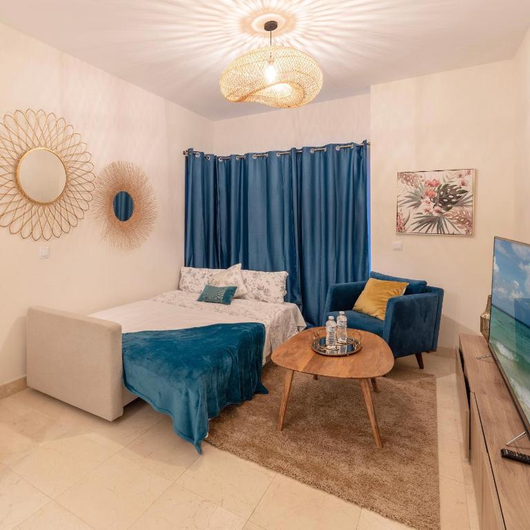 Elegant Getaway near Villa Padierna Marbella Lux - Two-Bedroom Apartment with Terrace - 23