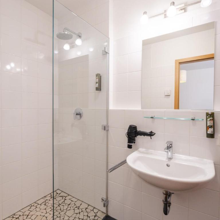 Hotel Laaxerhof - Deluxe Apartment mit 3 Schlafzimmern - 13
