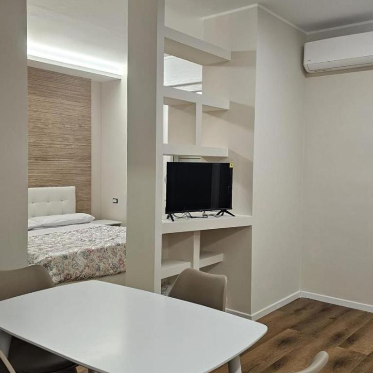 Stefany's House - Appartamento Monolocale con 1 Letto Matrimoniale - 1