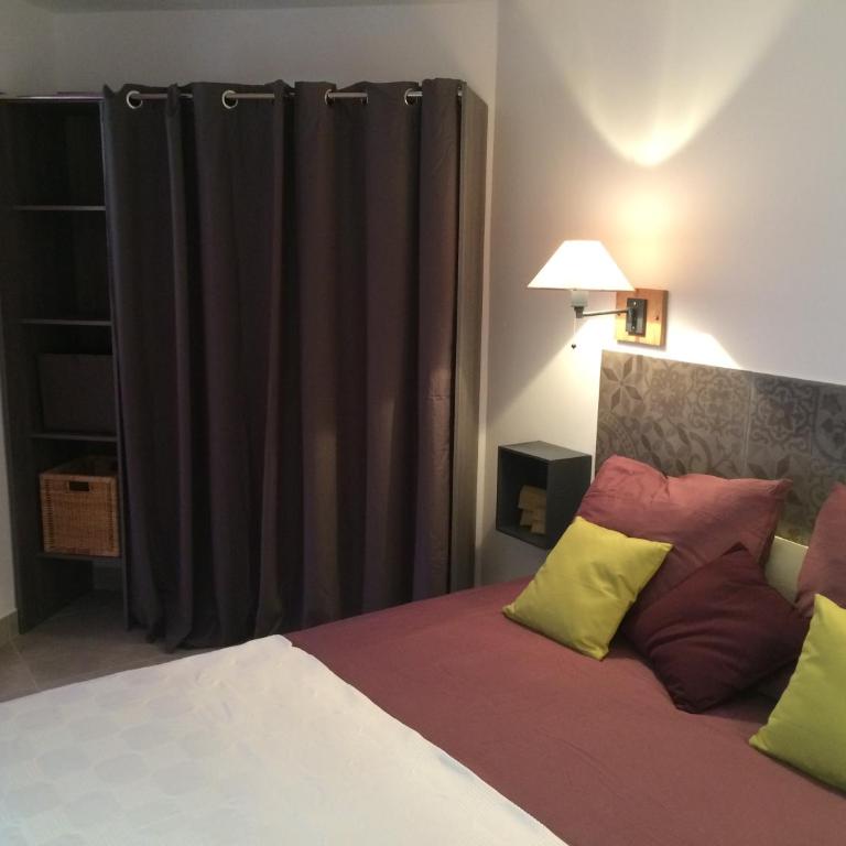 Apartment with terrace & garden in Antibes Juan les Pins close seaside - One-Bedroom Apartment - 2