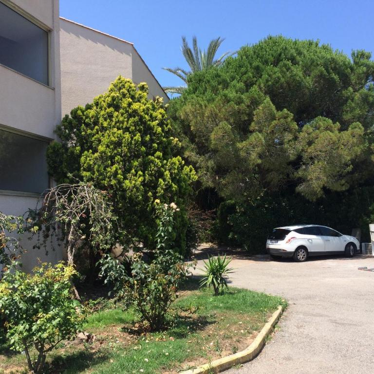 Apartment with terrace & garden in Antibes Juan les Pins close seaside - One-Bedroom Apartment - 20