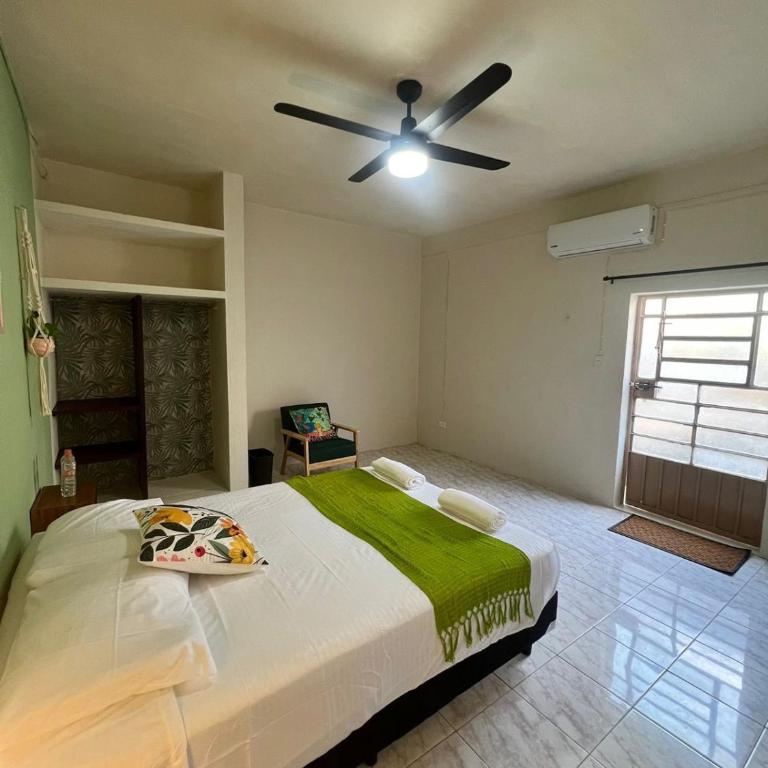 Casa en el Centro de Mérida, 5 habitaciones y 3 baños, ideal para grupos - Casa de 5 dormitorios - 36