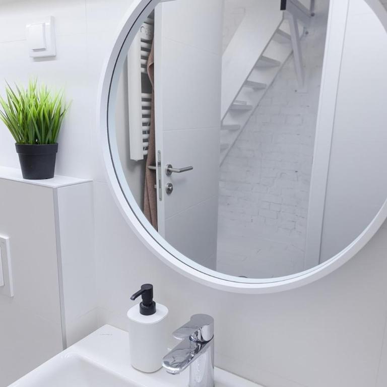 Charming attic in the heart of the city - One-Bedroom Apartment - 24