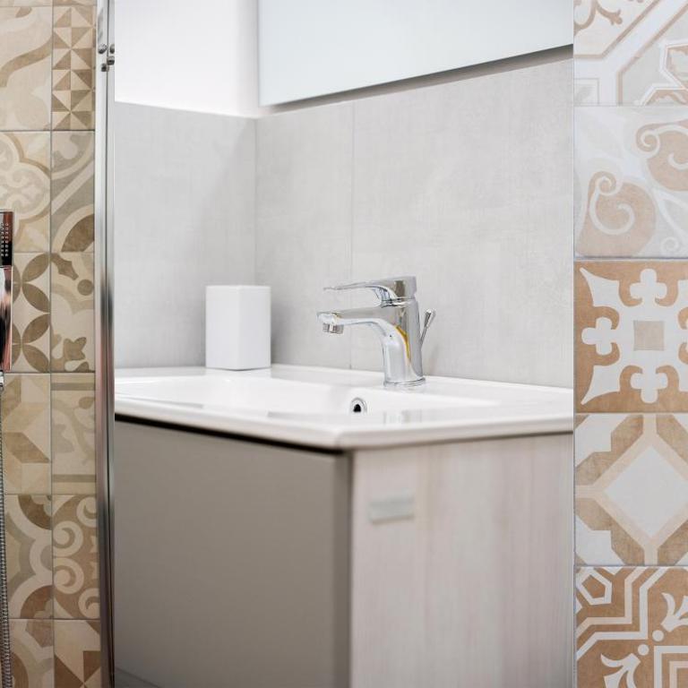 La dimora di via Umberto-bagno in camera - One-Bedroom Apartment - 12