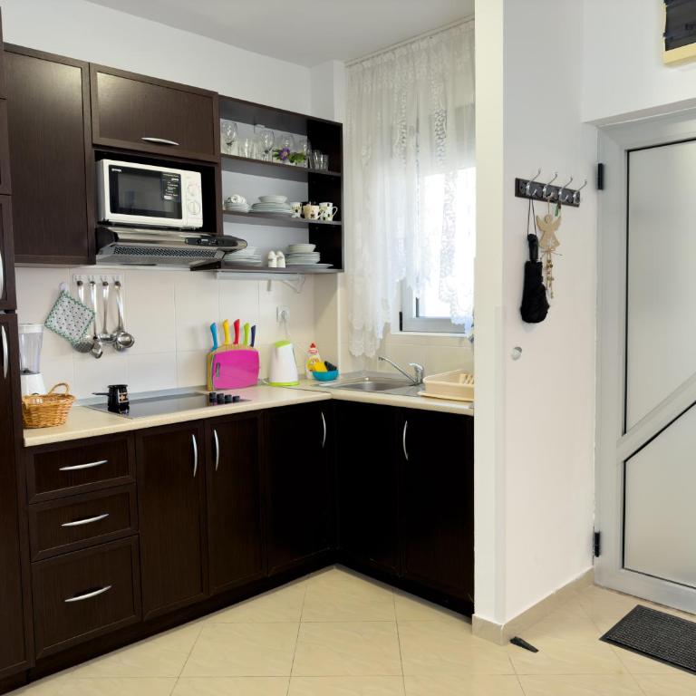 Cosy two-bedroom apartment in Becici by sea and mountains - Two-Bedroom Apartment - 7