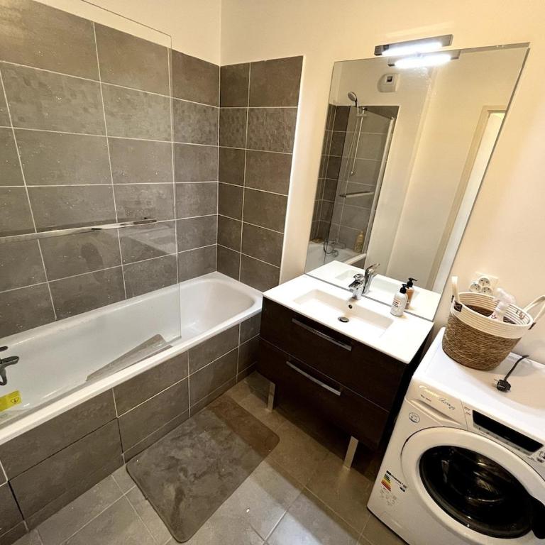 Nice flat in la Plaine St Denis - Apartment mit 2 Schlafzimmern - 17