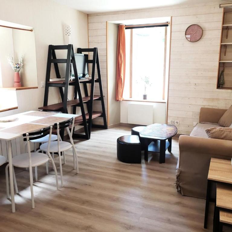 Résidence Rue De La Paix - T2 PLEIN CENTRE VILLAGE MAE-3731 - Apartment - 1