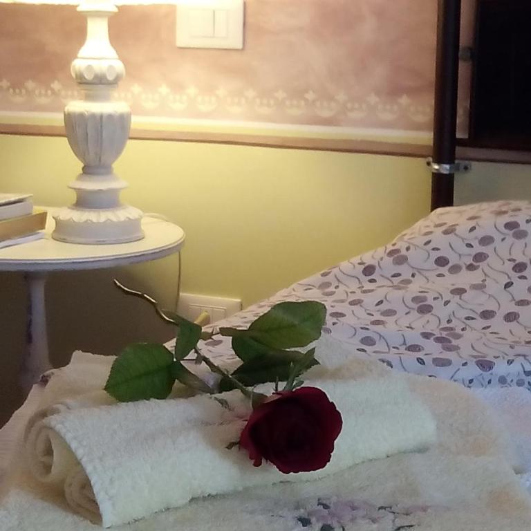 Dogana d'Acqua Rooms & Art - Camera Matrimoniale con Letto Supplementare - 4